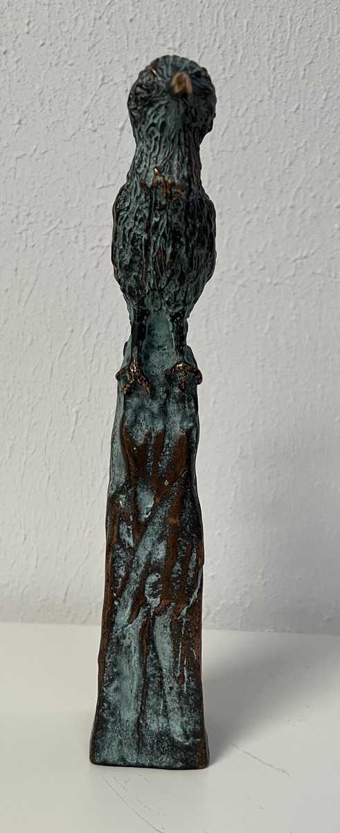 Helle Bang. “Lærke”. Bronzeskulptur / Bronze Sculpture. H / H 23 cm. B / W 12 cm. D / D 10 cm.
