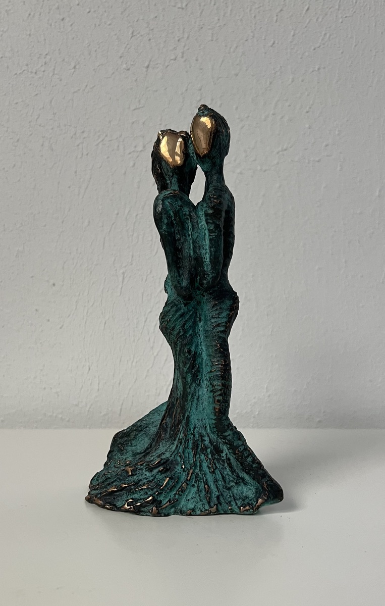 Helle Bang. “Dansen”. Bronzeskulptur / Bronze Scupture. H / H 18 cm. B / W 11 cm. D / D 6 cm.
