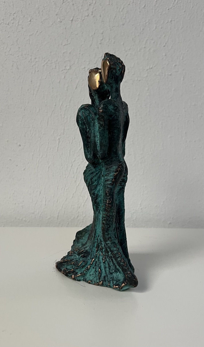 Helle Bang. “Dansen”. Bronzeskulptur / Bronze Scupture. H / H 18 cm. B / W 11 cm. D / D 6 cm.